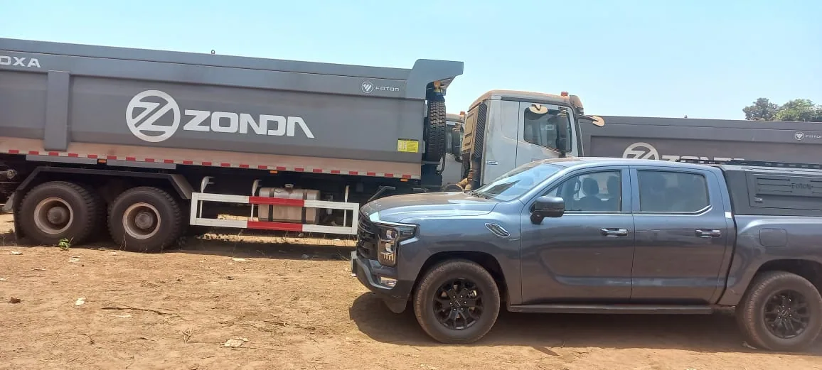Supervision terrain FASTLANE — pick-up et camion sur site